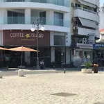 Queen Victoria Sea View 公寓