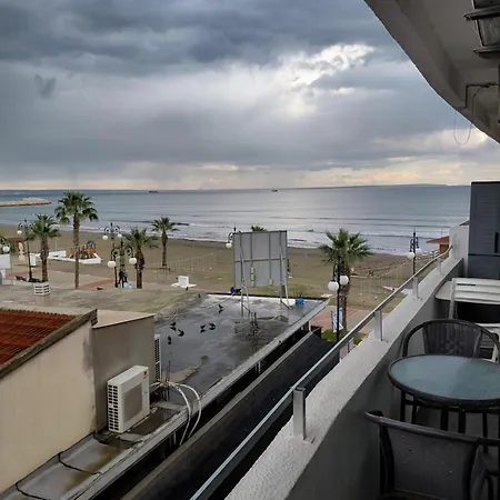 Queen Victoria Sea View