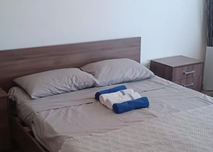 Queen Victoria Sea View * Larnaca