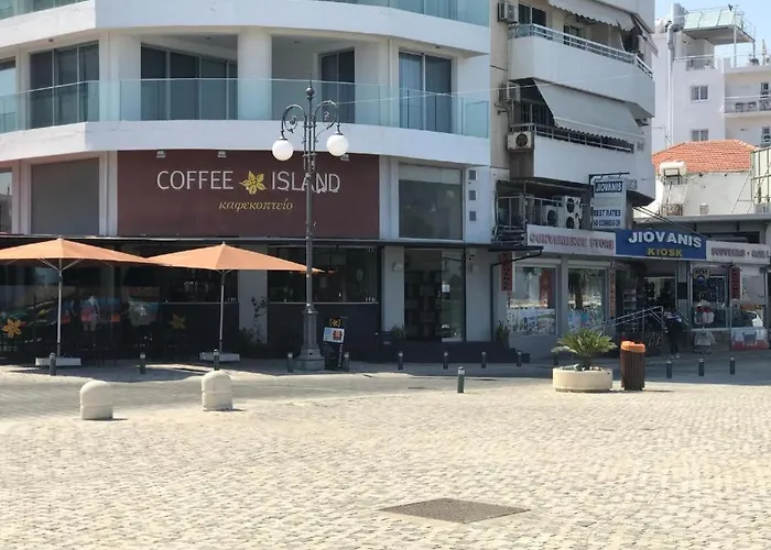 Queen Victoria Sea View Apartmán