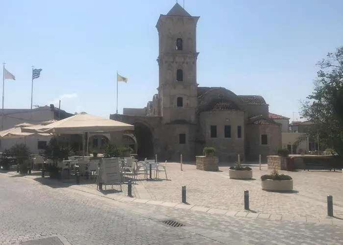 Queen Victoria Sea View Apartment Larnaca