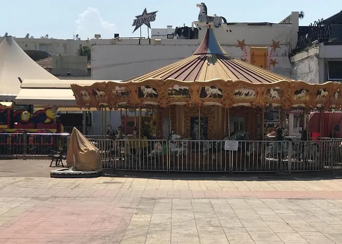 Queen Victoria Sea View Apartmán