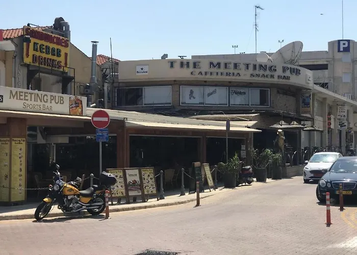 Queen Victoria Sea View Larnaca