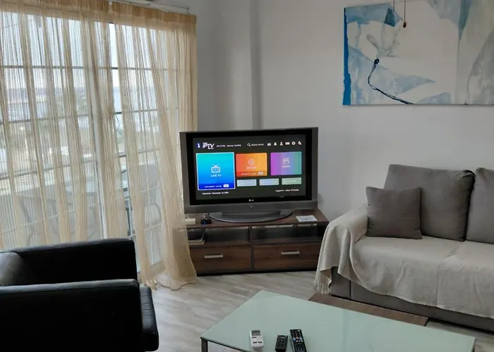 Queen Victoria Sea View